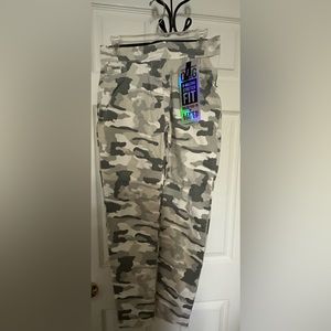 Coco and Carmen O-mazing stretch fit.